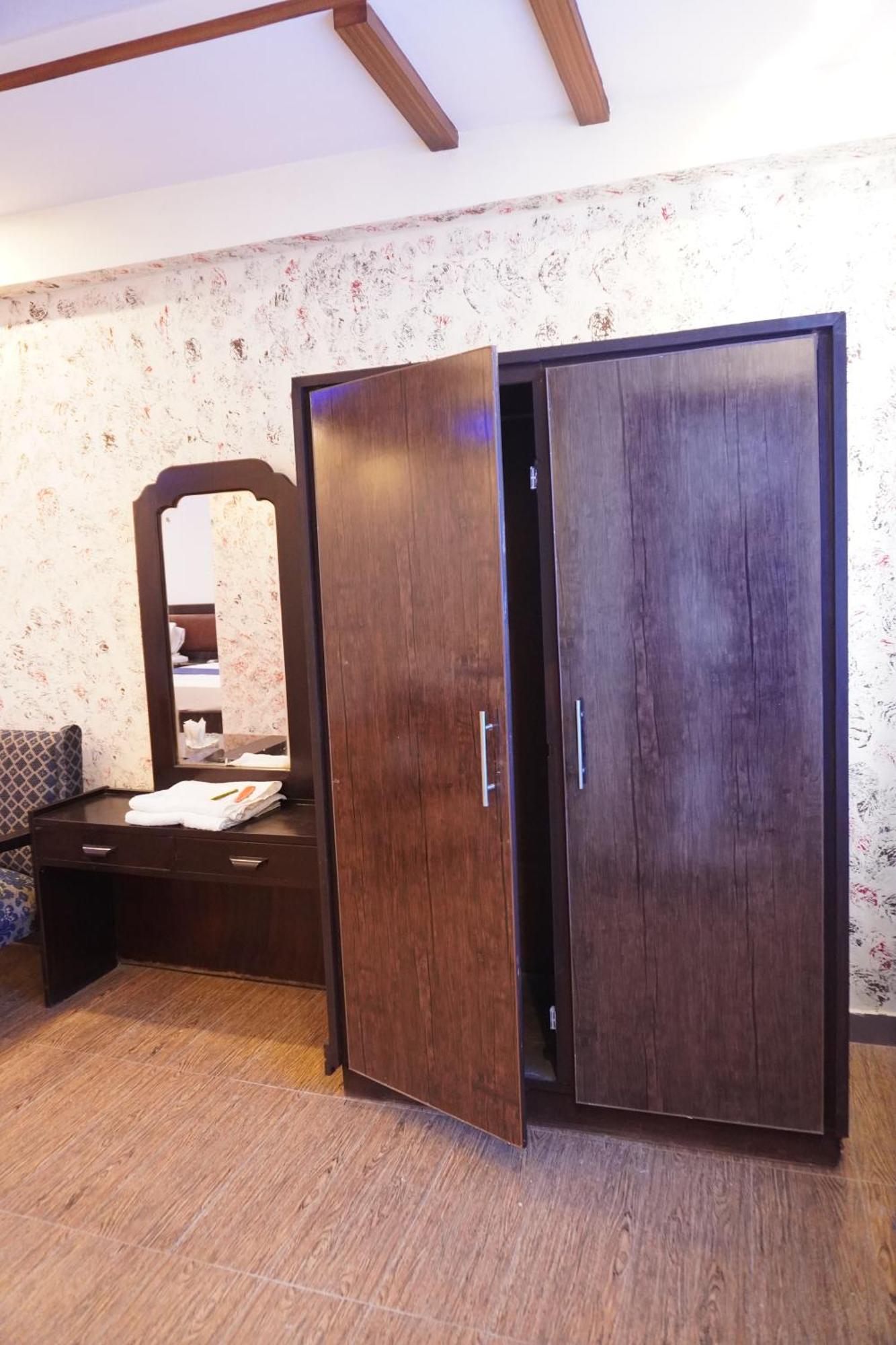 National Hotel لاهور المظهر الخارجي الصورة