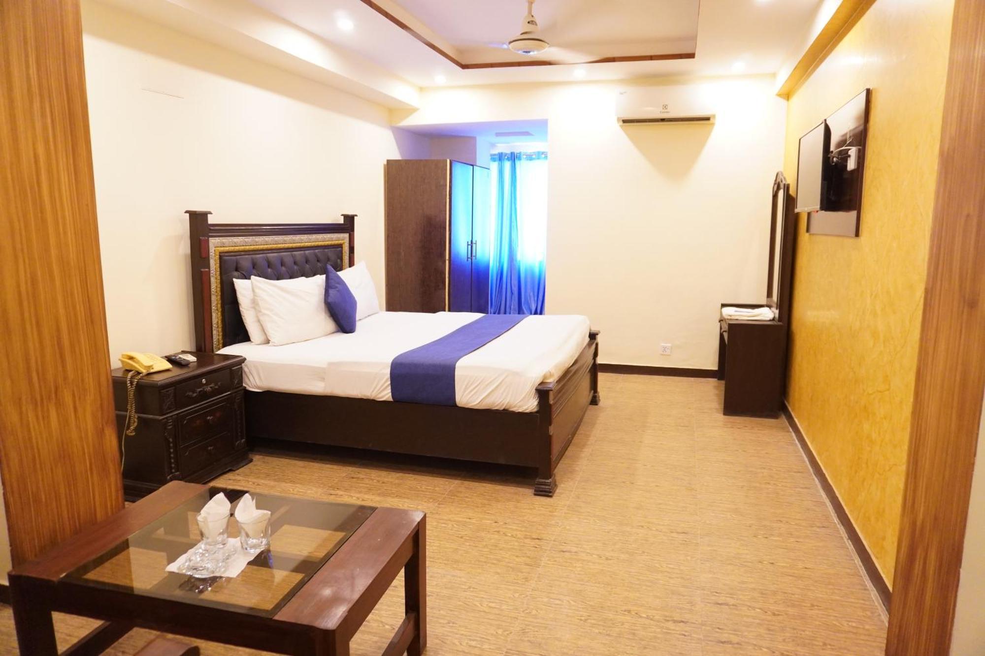 National Hotel لاهور المظهر الخارجي الصورة