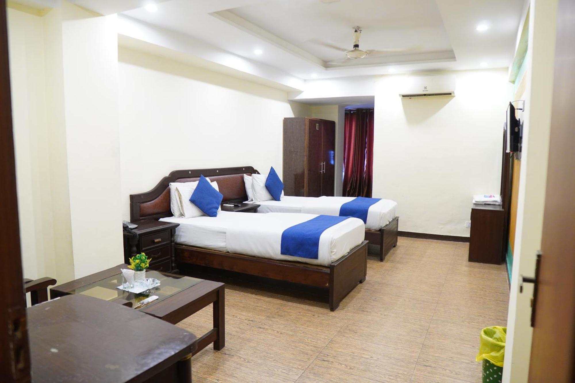 National Hotel لاهور المظهر الخارجي الصورة