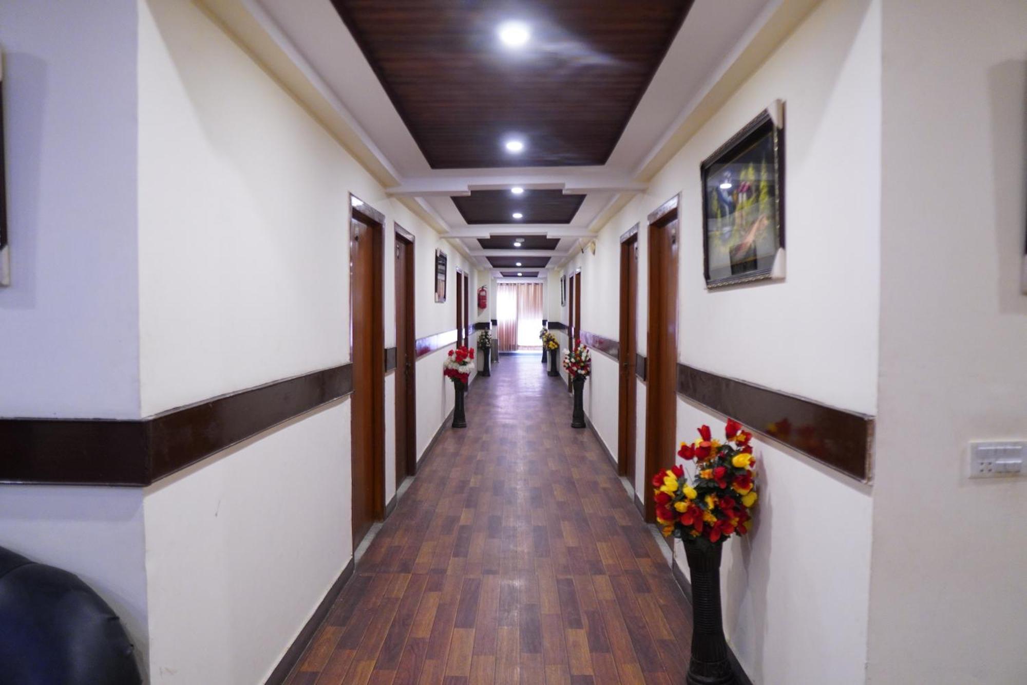 National Hotel لاهور المظهر الخارجي الصورة