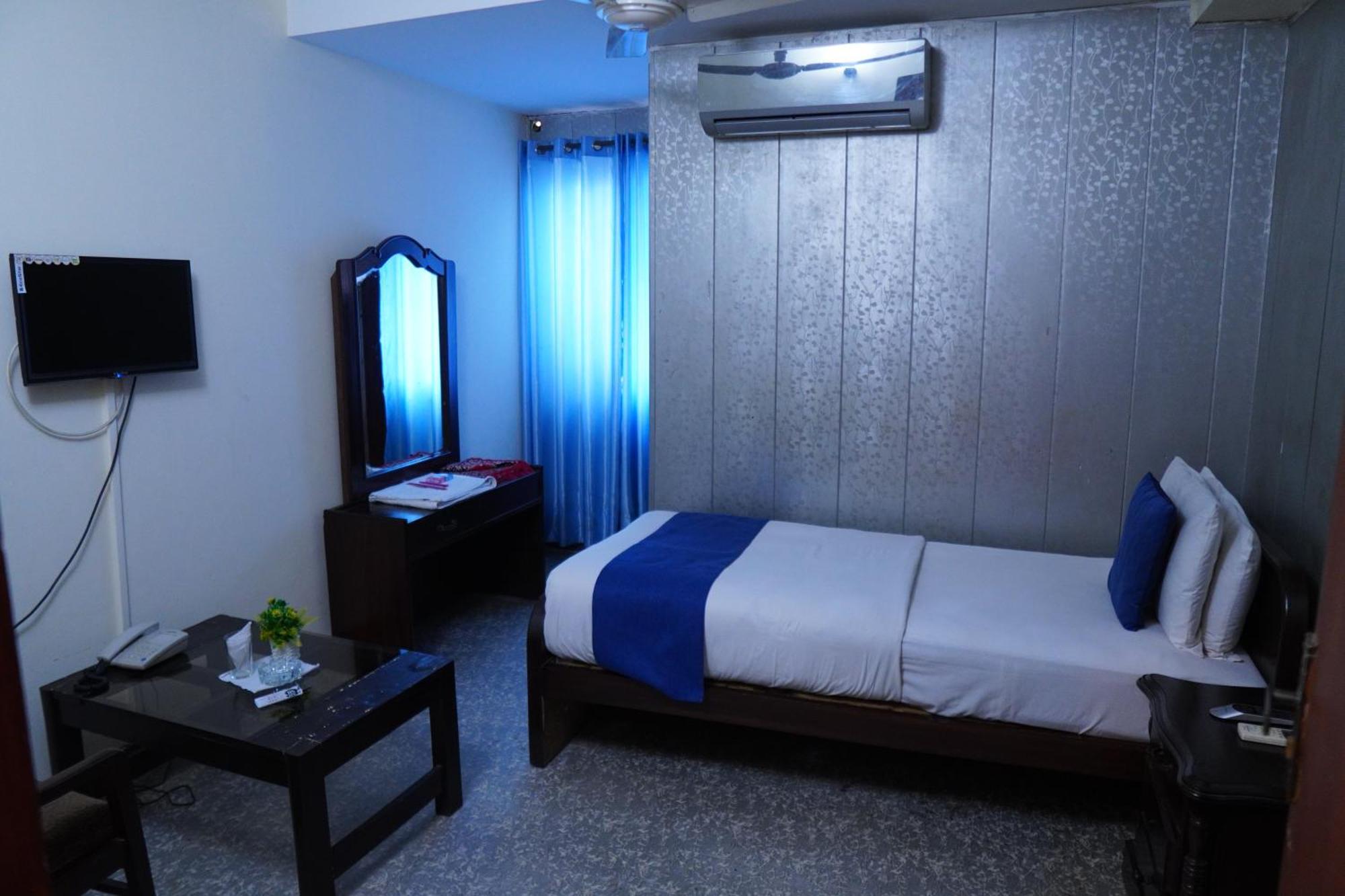 National Hotel لاهور المظهر الخارجي الصورة