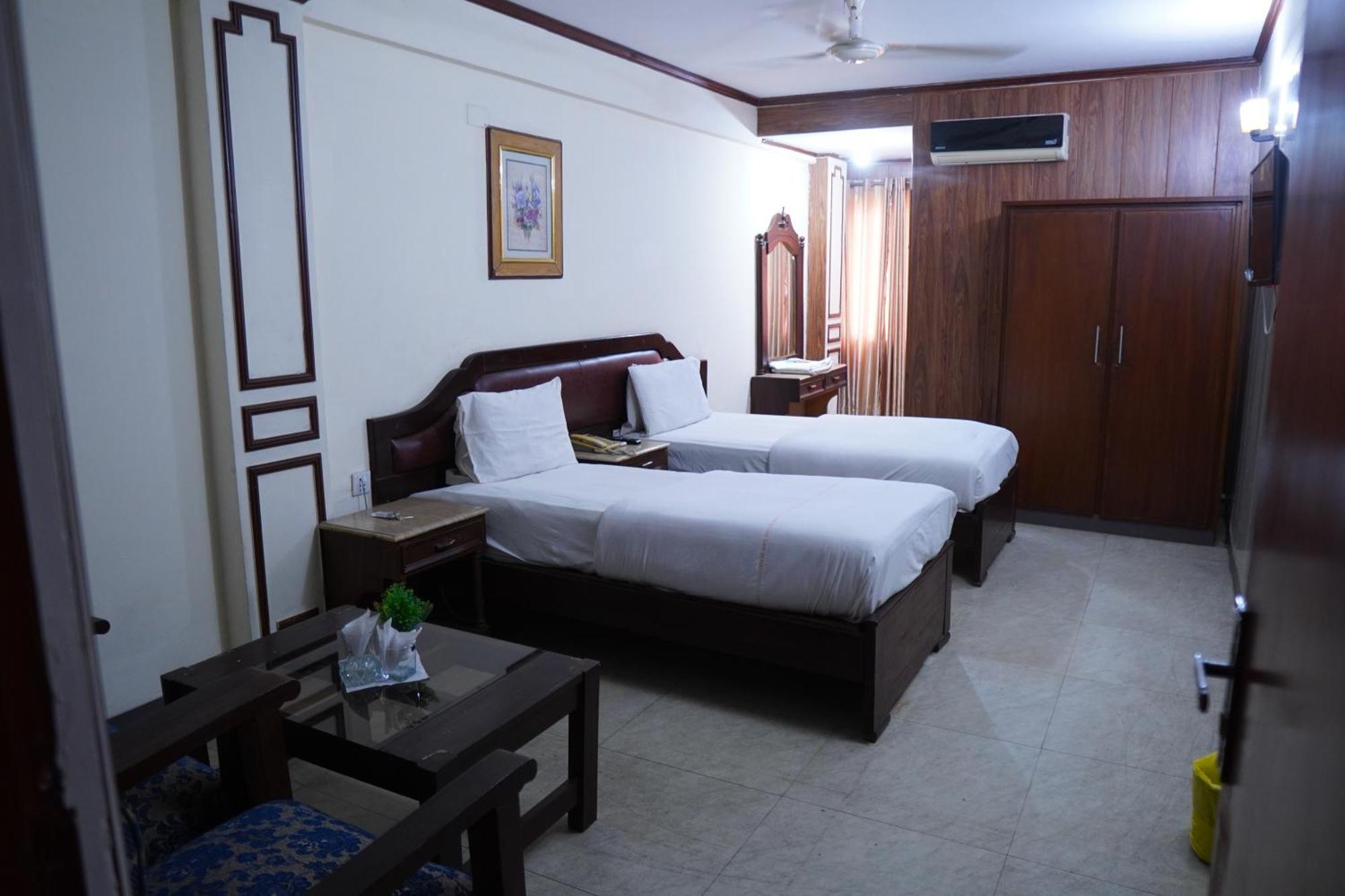 National Hotel لاهور المظهر الخارجي الصورة